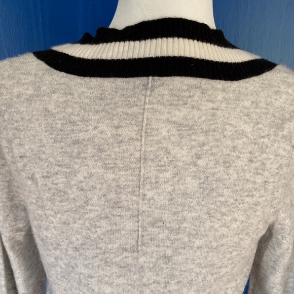 Margaret O'Leary V Neck Varsity Stripe Cashmere Sweater Grey Blue Size Medium - Picture 9 of 14